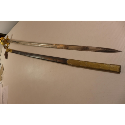 360 - A GRENADIER OFFICERS SWORD, POSSIBLY FRENCH, 83CM BLADE COMPLETE WITH A GILT METAL AND LEATHER SCABB... 