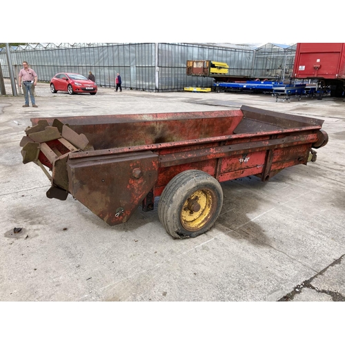 141 - MASSEY FERGUSON MANURE SPREADER  + VAT