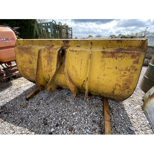 175 - BUCKET 7'WIDE +VAT