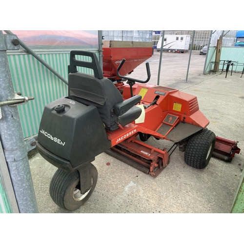 129 - JACOBSEN TRI KING TRIPLE GANG REEL MOWER IN GOOD WORKING CONDITION NO VAT