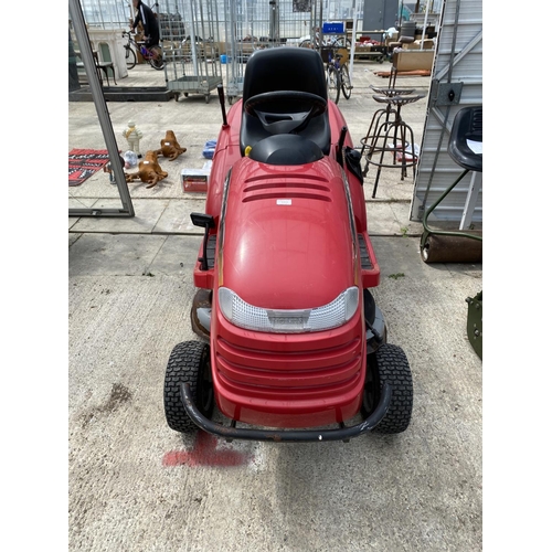 103 - HONDA 2315 V-TWIN RIDE ON MOWER NO VAT GOOD STARTER DECK NEEDS ATTENTION