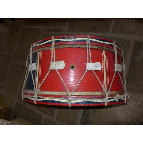 344 - A LARGE EARLY 20TH CENTURY ROYAL ARTILLARY REGIMENTAL BASS DRUM, 82 CM DIAMETER, WITH ROYAL COAT OF ... 