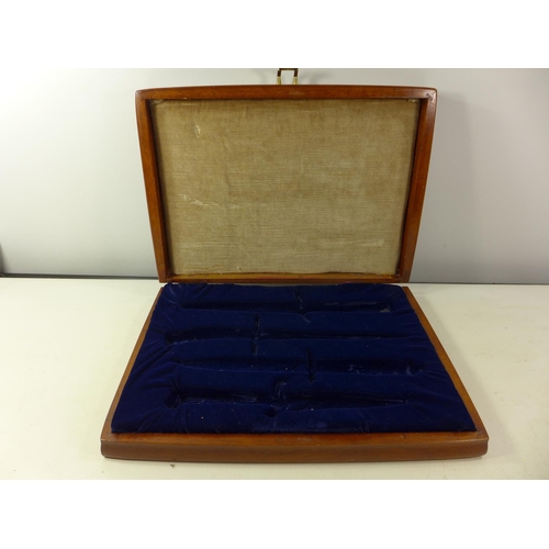 522 - A WOODEN BOX, SUITABLE TO BE MADE INTO A PISTOL CASE, WIDTH 39CM, DEPTH 29CM