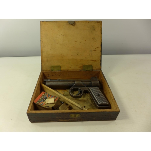 524 - A BOXED WEBLEY JUNIOR .177 CALIBRE AIR PISTOL, 16.5CM BARREL, SERIAL NUMBER J15820 AND 038