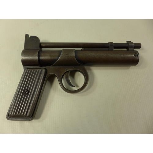 524 - A BOXED WEBLEY JUNIOR .177 CALIBRE AIR PISTOL, 16.5CM BARREL, SERIAL NUMBER J15820 AND 038