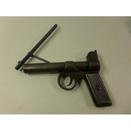 524 - A BOXED WEBLEY JUNIOR .177 CALIBRE AIR PISTOL, 16.5CM BARREL, SERIAL NUMBER J15820 AND 038