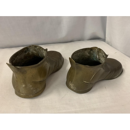 6 - TWO HEAVY BRASS BOOTS L:19CM