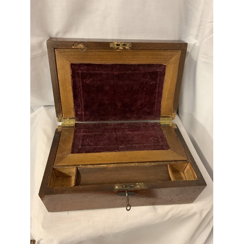 9 - A MAHOGANY WRITING SLOPE WITH A DECORATIVE PLAQUE AND KEY TO INCLUDE A PARKER BIRO