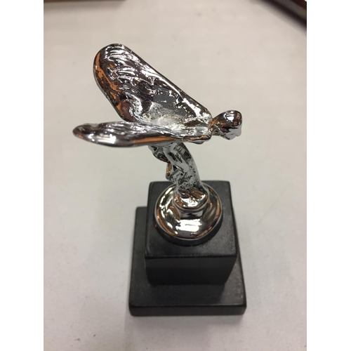 127 - A ROLLS ROYCE SPIRIT OF ECSTASY FLYING LADY MOUNTED ON A BLACK BASE H:12.5CM