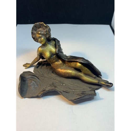 22A - A COLD PAINTED BRONZE FIGURE WHICH OPENS OUT TO REVEAL A LADY ON A LILY PAD L:14cm