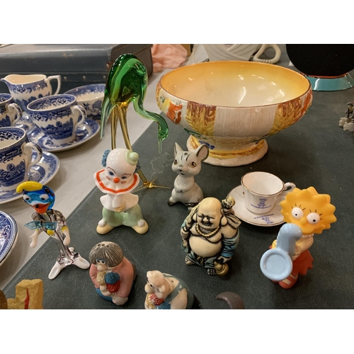 179 - A DECORATIVE FLORAL BOWL AND COLLECTION OF SMALLER CERAMIC AND GLASS FIGURES