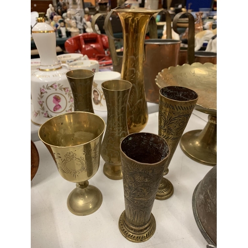 189 - A LARGE COLLECTION OF BRASS AND PLATED ITEMS TO INCLUDE SMALL VASES, BOWLS AND TEAPOTS.