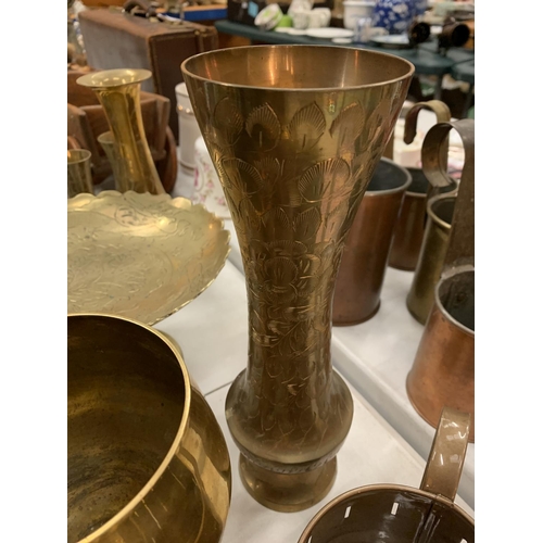 189 - A LARGE COLLECTION OF BRASS AND PLATED ITEMS TO INCLUDE SMALL VASES, BOWLS AND TEAPOTS.