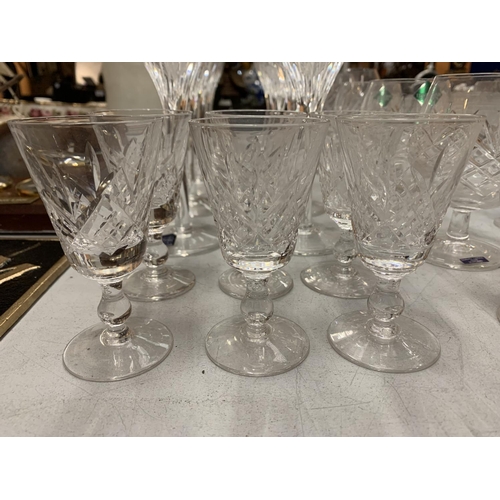 191 - A LARGE SELECTION OF CUT CRYSTAL GLASSWARE TO INCLUDE EDINBURGH CRYSTAL AND STUART CRYSTAL