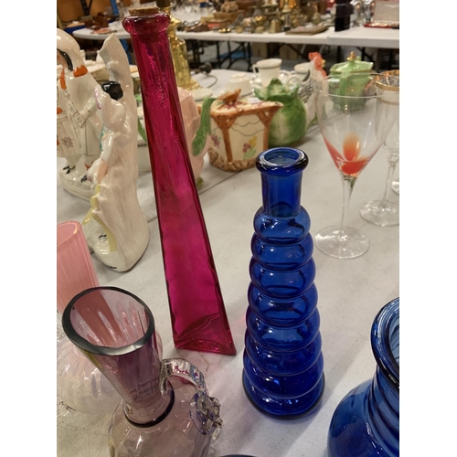 229 - MIXED COLOURED GLASSWARE TO INCLUDE VASES, SWEET BOWL, LIDDED TRINKET DISH ETC.