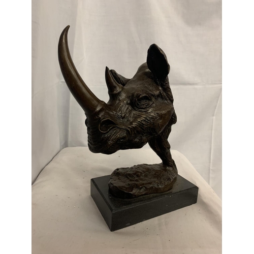 194 - A LARGE BRONZE RHINO BUST ON A MARBLE BASE H:32CM