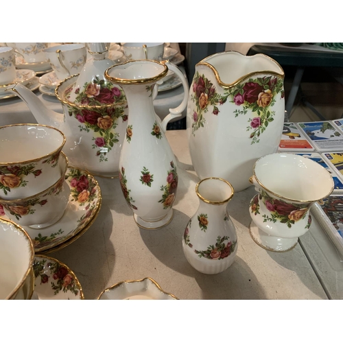 266 - A LARGE COLLECTION OF ROYAL ALBERT 'OLD COUNTRY ROSES' AFTERNOON TEA AND TABLEWARES. TO INCLUDE TWO ... 