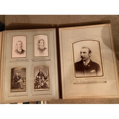 277 - A VINTAGE PHOTO ALBUM WITH A COLLECTION OF VINTAGE PHOTOGRAPHS