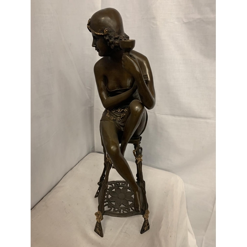 28A - A LARGE BRONZE SCULPTURE OF A DECO STYLE SEATED LADY DRINKING COCKTAILS H:55CM