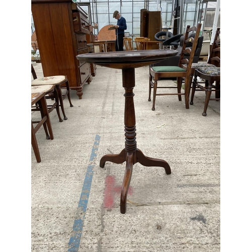 2472 - A VICTORIAN TRIPOD WINE TABLE