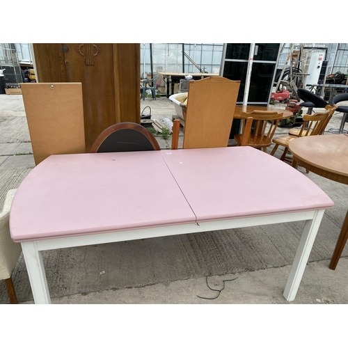 2478 - A PINK PAINTED EXTENDING TABLE TOGETHER WITH THREE MIRRORS