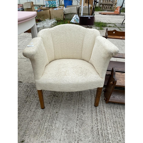 2479 - AN UPHOLSTERED BEDROOM CHAIR