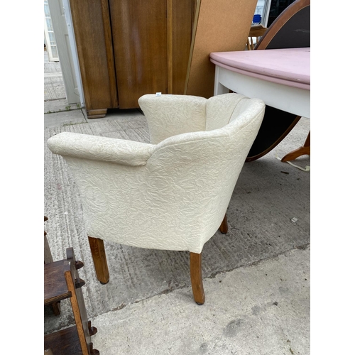 2479 - AN UPHOLSTERED BEDROOM CHAIR