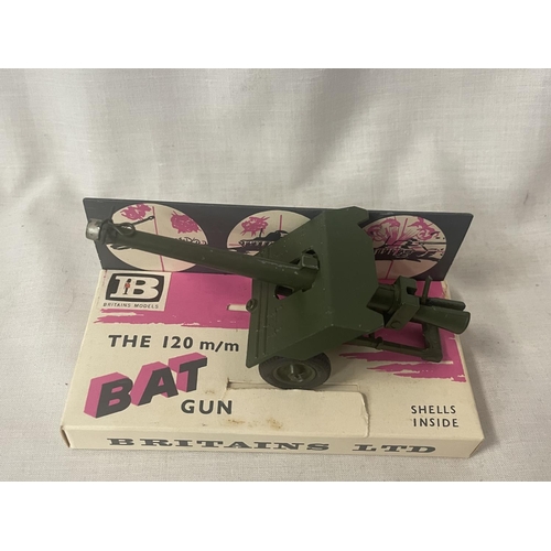 306 - A BOXED BRITAINS 120 MM BAT GUN