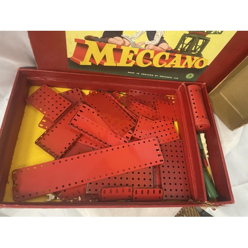 309 - A BOXED VINTAGE MECANNO SET AND A BOX CONTAINING NUMEROUS MECANNO PARTS