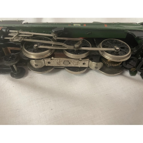 313 - VARIOUS HORNBY DUBLO ITEMS - A 2-6-2 LOCOMOTIVE 