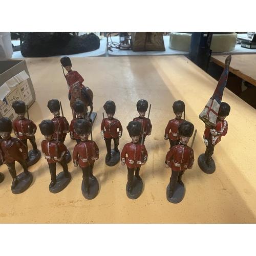 314 - A LARGE QUANTITY OF VINTAGE MODEL FIGURES INCLUDING LASTOLIN BRITISH ARMY AND WILD WEST - HEIGHT CIR... 