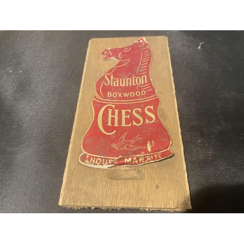 319 - A COMPLETE STAUNTON BOXWOOD CHESS SET