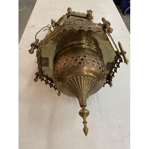 7 - A LARGE ORNATE BRASS CEILING LANTERN 55CM WITH GLASS PANELS