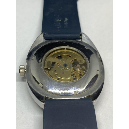 554 - A SHANTOU WRIST WATCH SEEN WORKING BUT NO WARRANTY