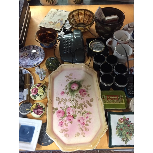 285 - A SELECTION OF VARIOUS ITEMS TO INCLUDE A VINTAGE DRESSING TABLE TRAY