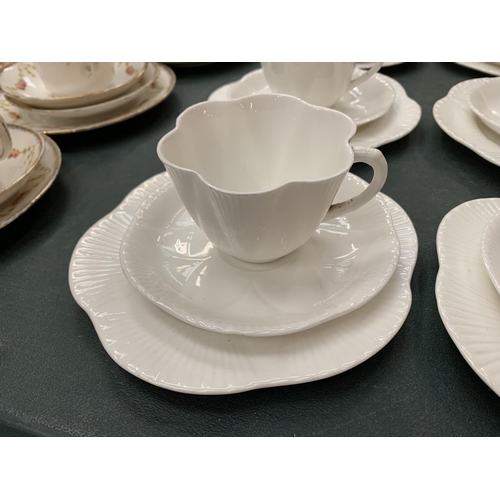 124 - A SHELLEY FINE BONE CHINA TEA SET
ONE CUP A/F