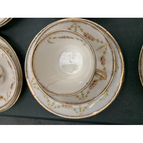 125 - A VINTAGE STANLEY CHINA TEA SET WITH TEN TRIOS