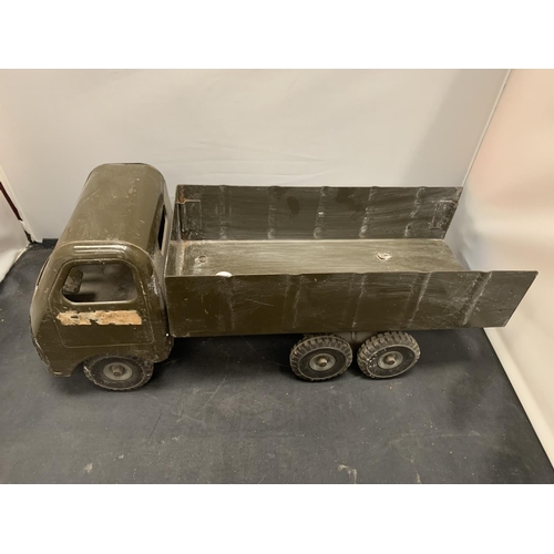 349 - A LARGE VINTAGE METAL ARMY TRUCK