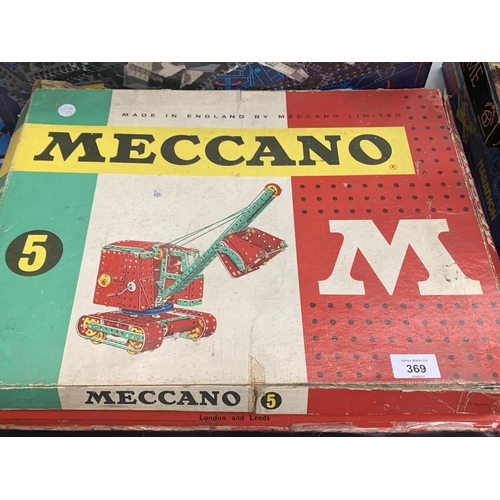 369 - A COLLECTION OF SIX VINTAGE GAMES , TO INCLUDE A MECCANO SET, MONOPOLY, CONNECT FOUR