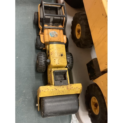 373 - A COLLECTION OF THREE TRUCKS TO INCLUDE A YELLOW MIGHTY DUMP TRUCK AND A TONKA TRACTOR