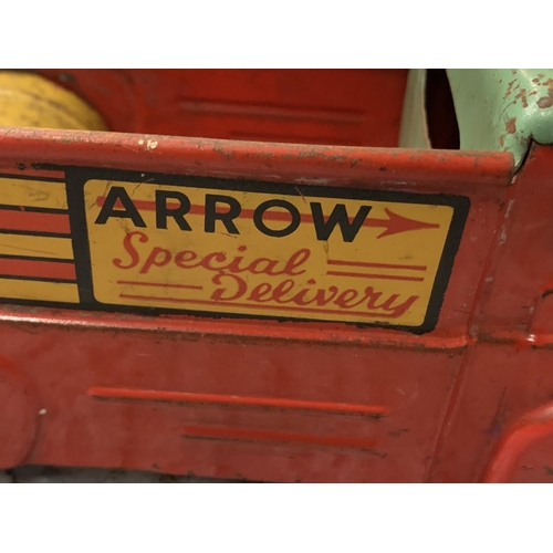 384 - A VINTAGE METAL ARROW SPECIAL DELIVERY TRUCK