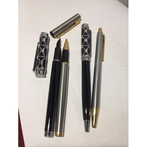 638 - FOUR VINTAGE PENS TO INCLUDE A MATCHING SET OF PEN AND BIRO AND TWO MATCHING BIROS