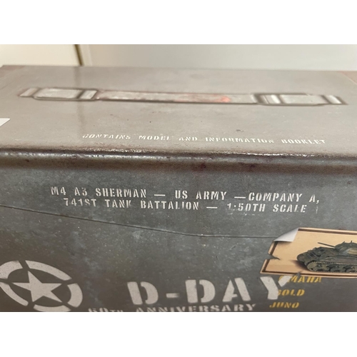 453 - A BOXED CORGI MODEL SHERMAN TANK FROM THE D-DAY 60TH ANNIVERSARY RANGE