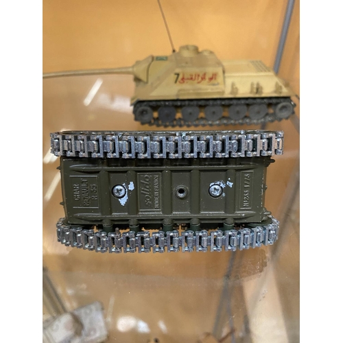 499 - FOUR UNBOXED MODEL MILITARY VEHICLES - A JEEP, A RENAULT TANK, AN M47 TANK AND A CHAR SU 100 TANK