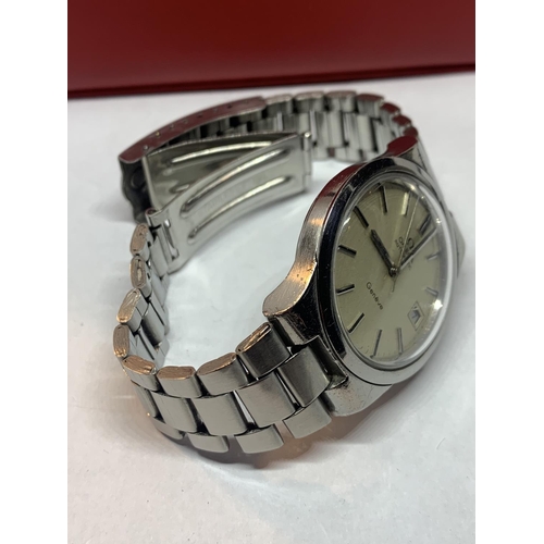 690 - AN OMEGA AUTOMATIC WATCH WITH STAINLESS STEEL STRAP SEEN IN WORKING ORDER NO WARRANTY IN PRESENTATIO... 