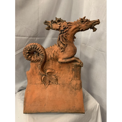 33 - A JANUS HORSE SEA SERPENT RIDGE TILE H:54CM