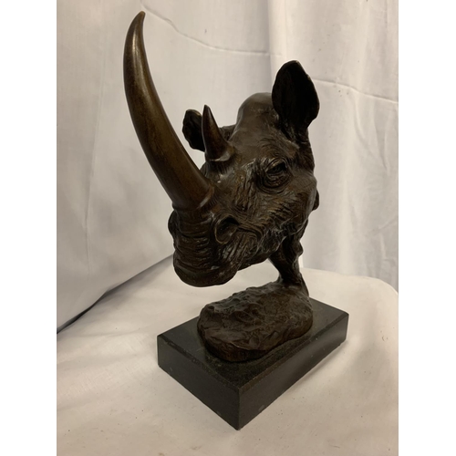 62 - A LARGE BRONZE RHINO BUST ON A MARBLE BASE H:32CM