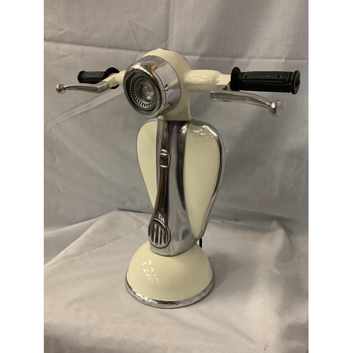 71 - A VESPA STYLE CREAM TABLE LAMP