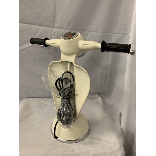 71 - A VESPA STYLE CREAM TABLE LAMP