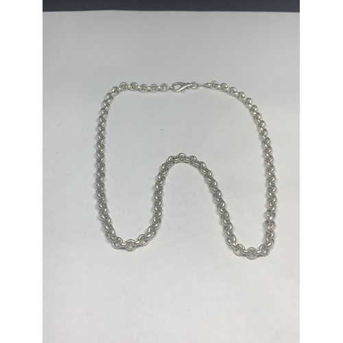 665 - A HEAVY SILVER BELCHER CHAIN IN A PRESENTATION BOX